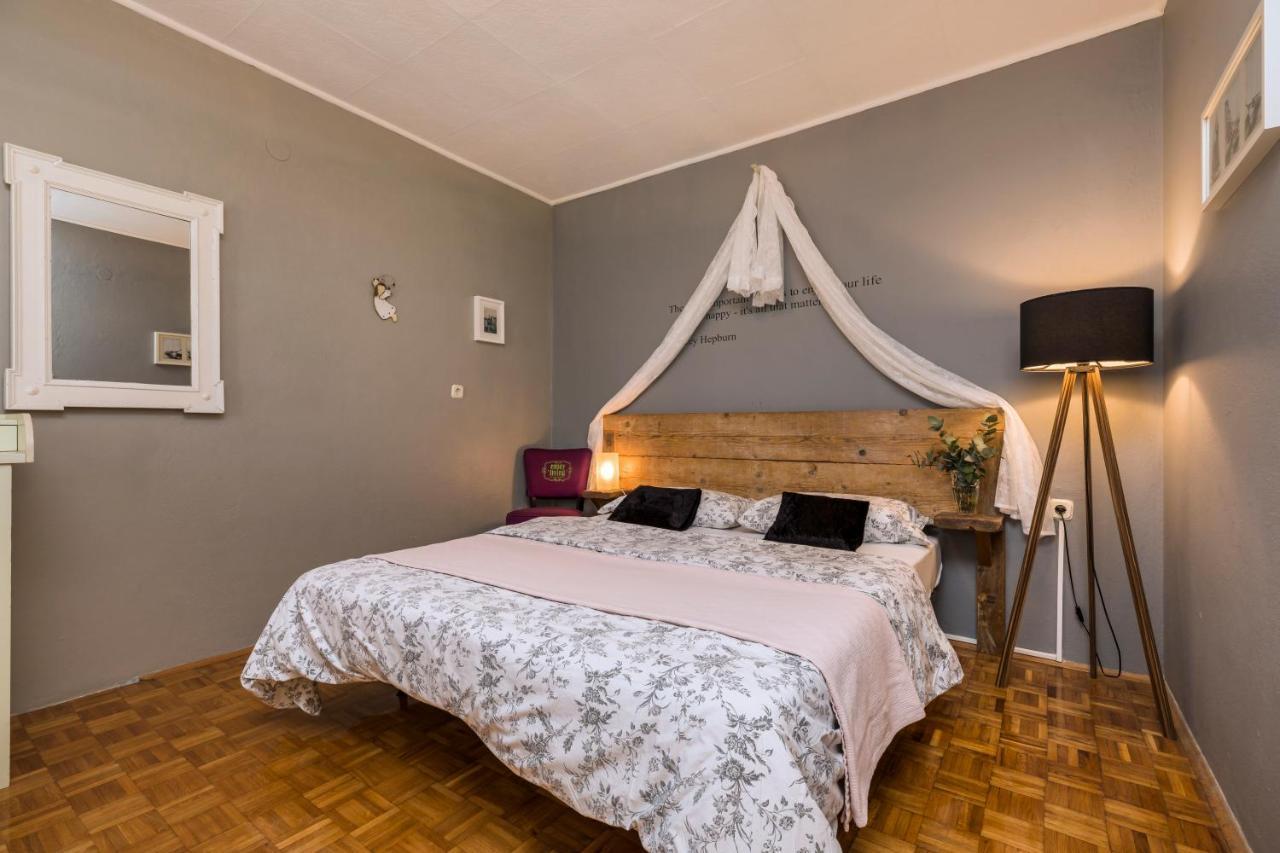 Alaburic Rooms & Apartment Mali Lošinj Exterior foto